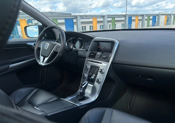 Volvo XC 60 cena 109900 przebieg: 77999, rok produkcji 2017 z Lublin małe 232